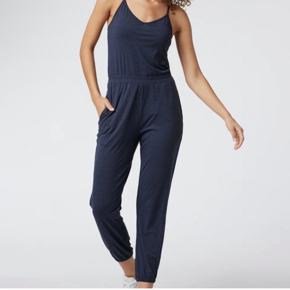 ⭐️Vuori Lux Jogger Jumpsuit⭐️ - Picture 1 of 6